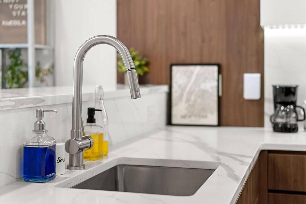 Entire Apt/2Bd 2Bth/Amer. Dream Mall/Nyc/Ewr Airpt نيوآرك المظهر الخارجي الصورة
