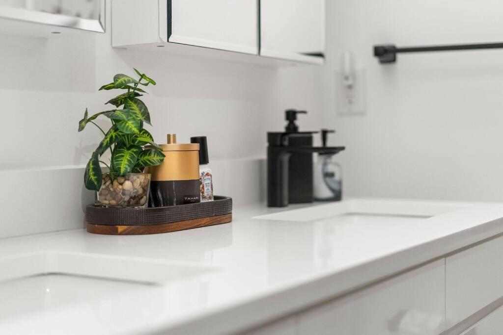 Entire Apt/2Bd 2Bth/Amer. Dream Mall/Nyc/Ewr Airpt نيوآرك المظهر الخارجي الصورة